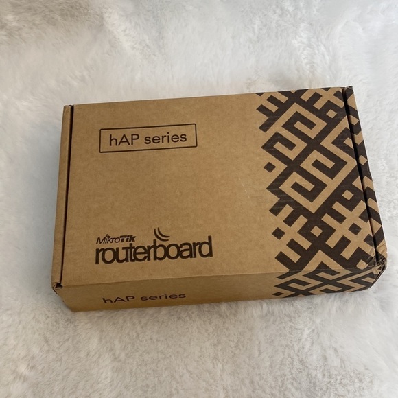 MikroTik hAP ac lite Dual-concurrent Access Point (RB952Ui-5ac2nD-US) - Picture 3 of 5